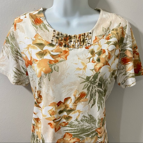Alfred Dunner Floral Embellished Short Sleeve top - Picture 5 of 10
